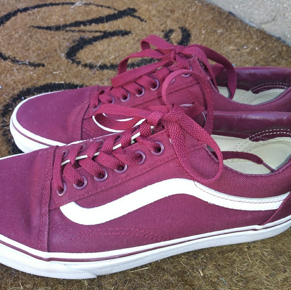 Vans women size 9.5 burgundy and white